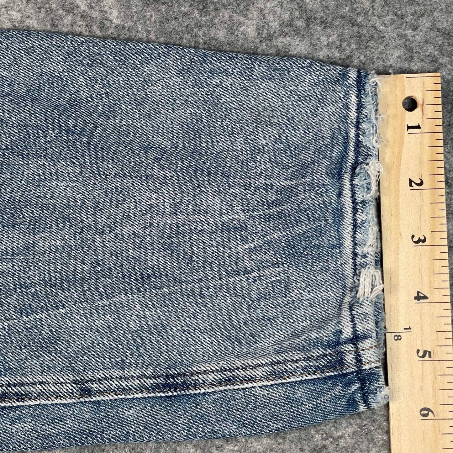 Hollister Womens Ultra High-Rise Mom Jeans Size 5S Light Wash Denim Casual Style - Voodoo Jewelers