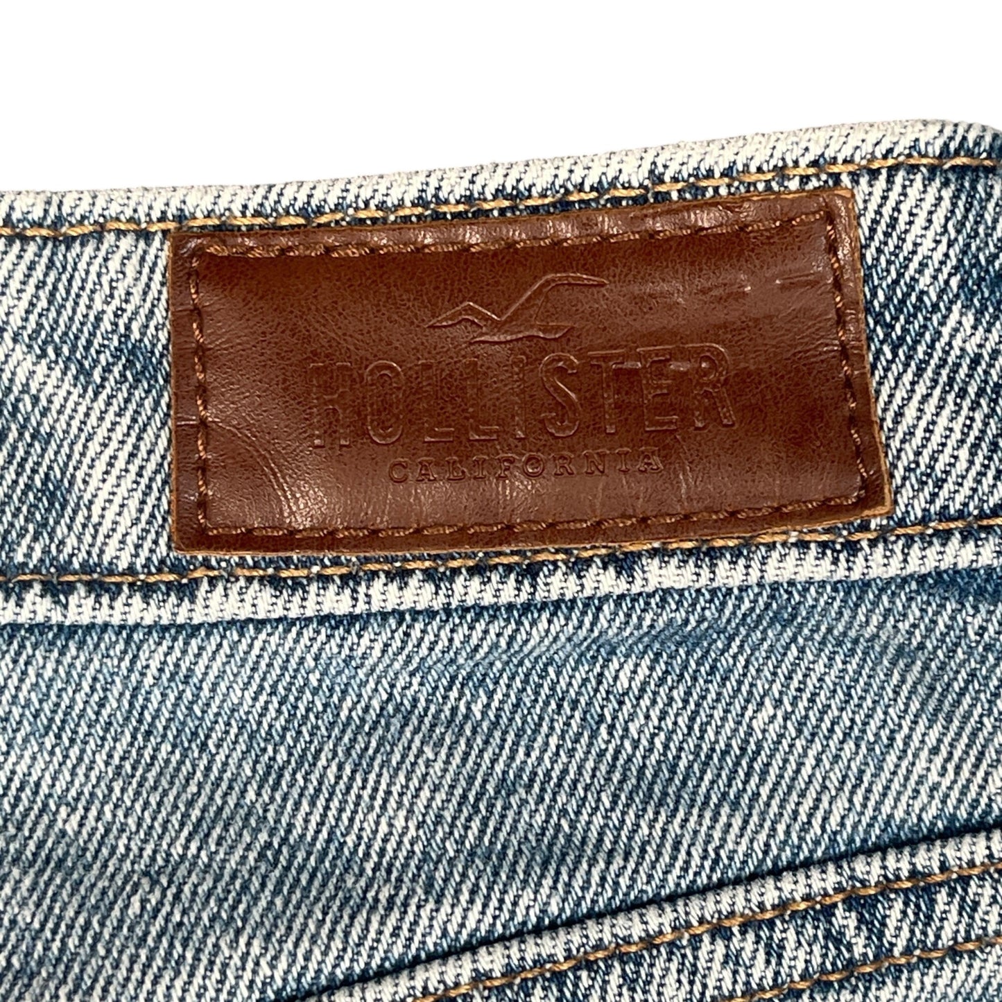 Hollister Womens Ultra High-Rise Mom Jeans Size 5S Light Wash Denim Casual Style - Voodoo Jewelers