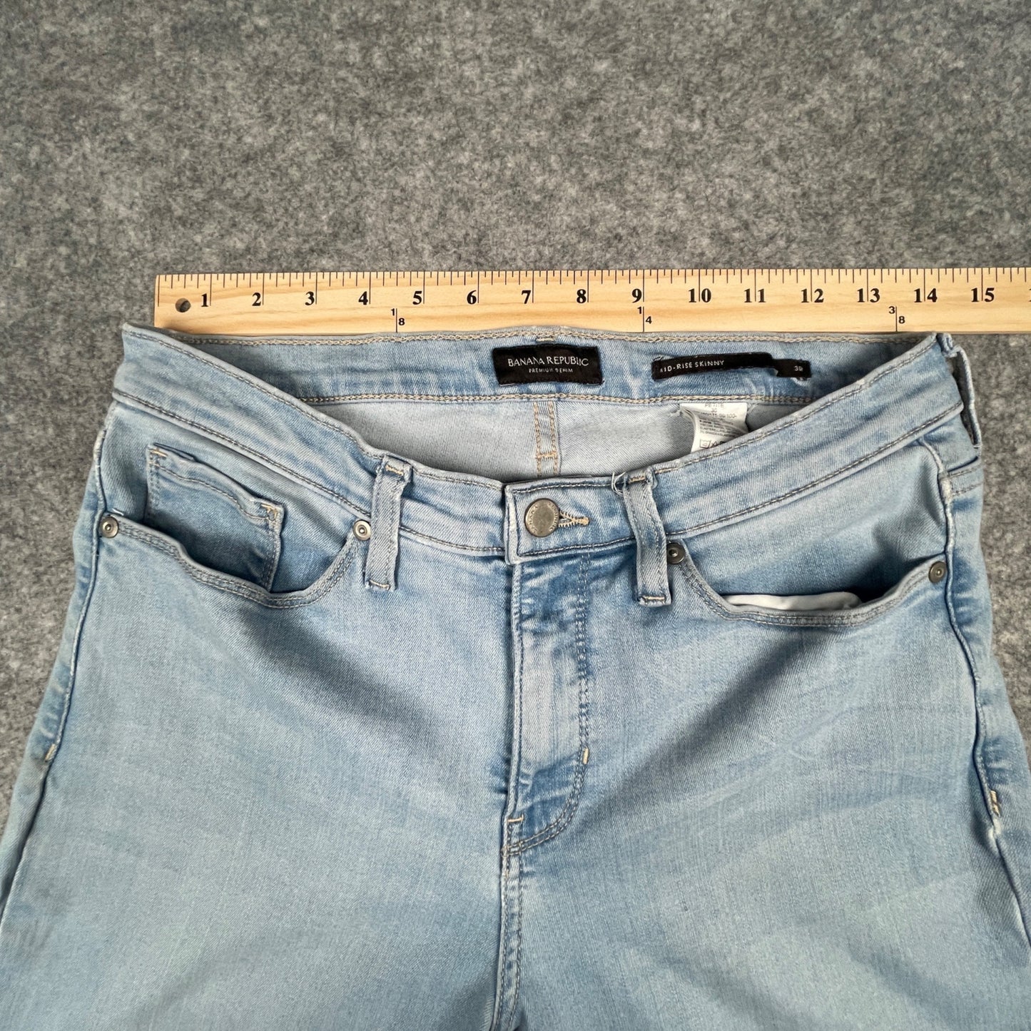 Banana Republic Womens Mid-Rise Skinny Jeans Size 30P Light Wash Denim - Voodoo Jewelers