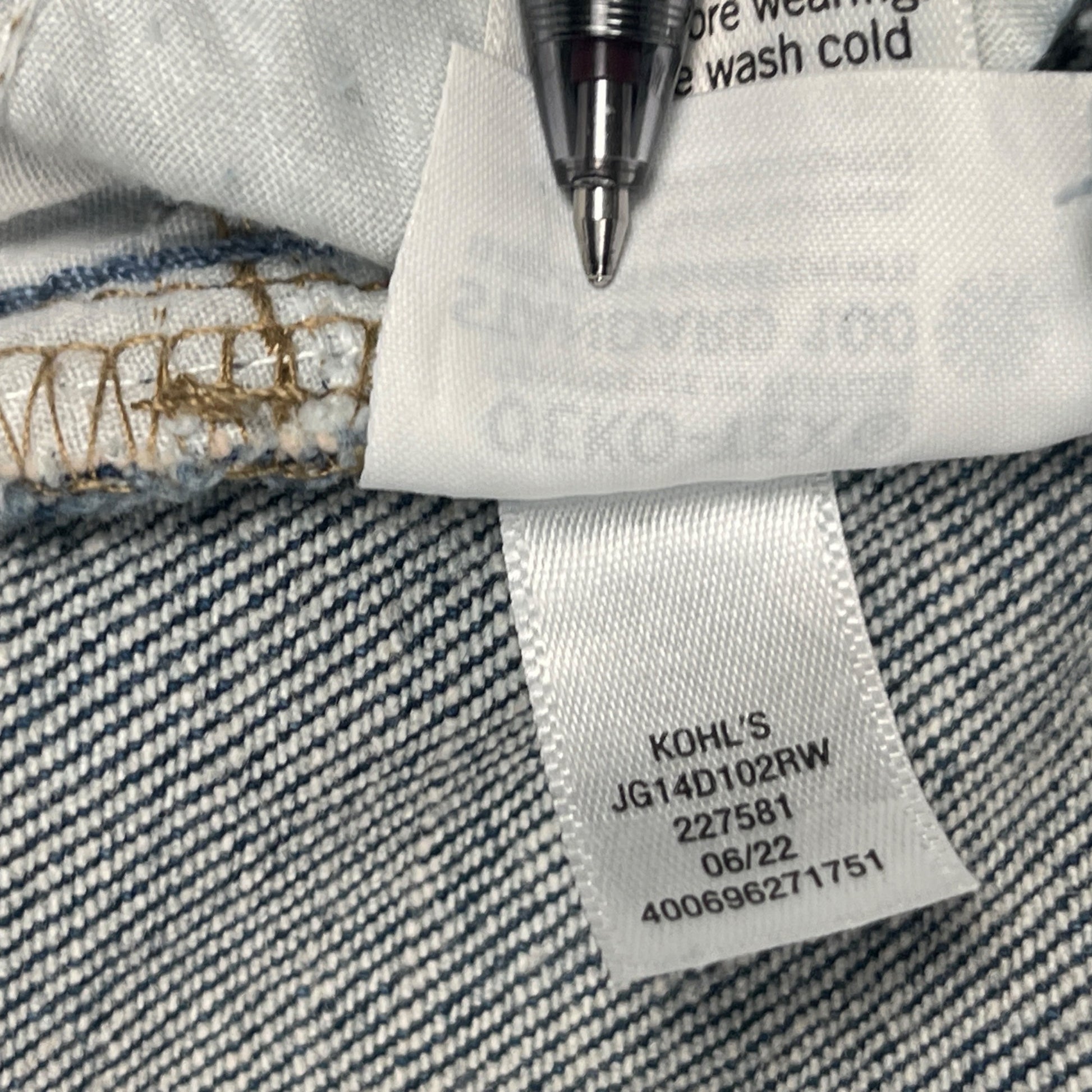 SO Goods for Life Womens Size 3/26W High Rise Mom Jeans Classic Light Wash Style Denim - Voodoo Jewelers