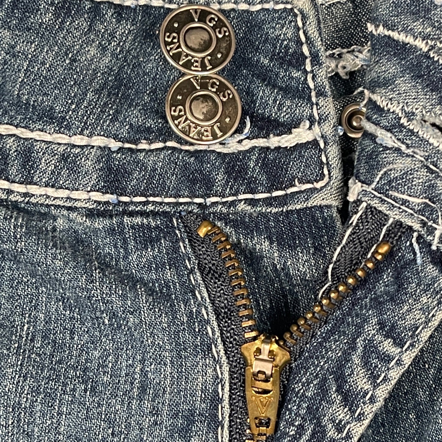 Capri Jeans Size 10 Stylish Shorts VGS Womens Denim Embroidered Pockets Blue - Voodoo Jewelers