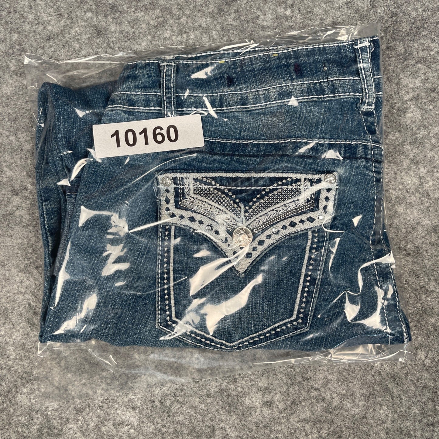 Capri Jeans Size 10 Stylish Shorts VGS Womens Denim Embroidered Pockets Blue - Voodoo Jewelers