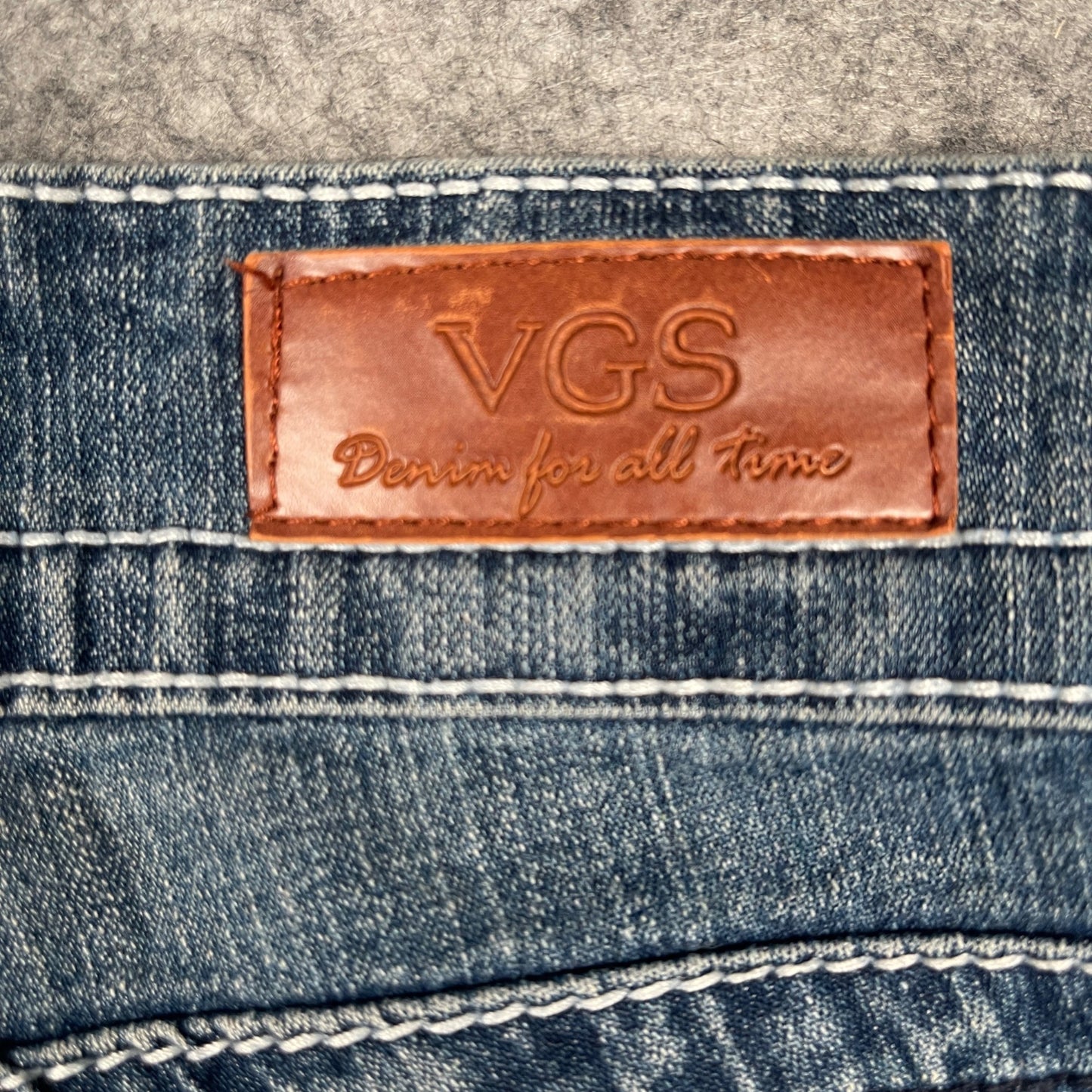 Capri Jeans Size 10 Stylish Shorts VGS Womens Denim Embroidered Pockets Blue - Voodoo Jewelers
