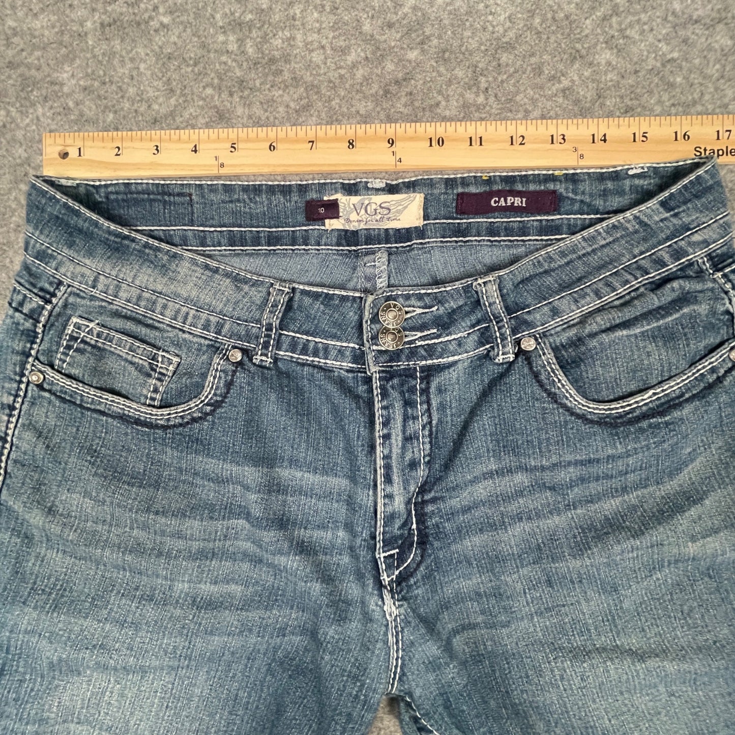 Capri Jeans Size 10 Stylish Shorts VGS Womens Denim Embroidered Pockets Blue - Voodoo Jewelers