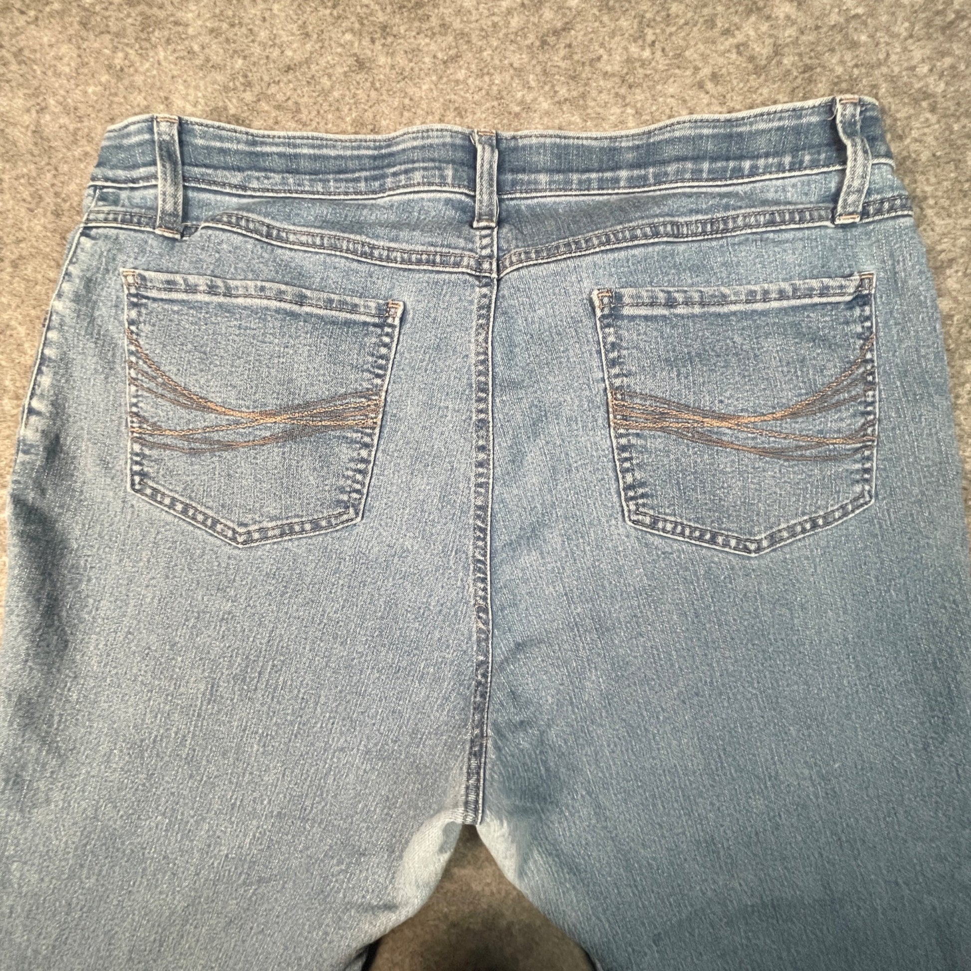 Riders By Lee Womens Indigo Jeans Size 18W Relaxed Fit Light Blue Denim - Voodoo Jewelers