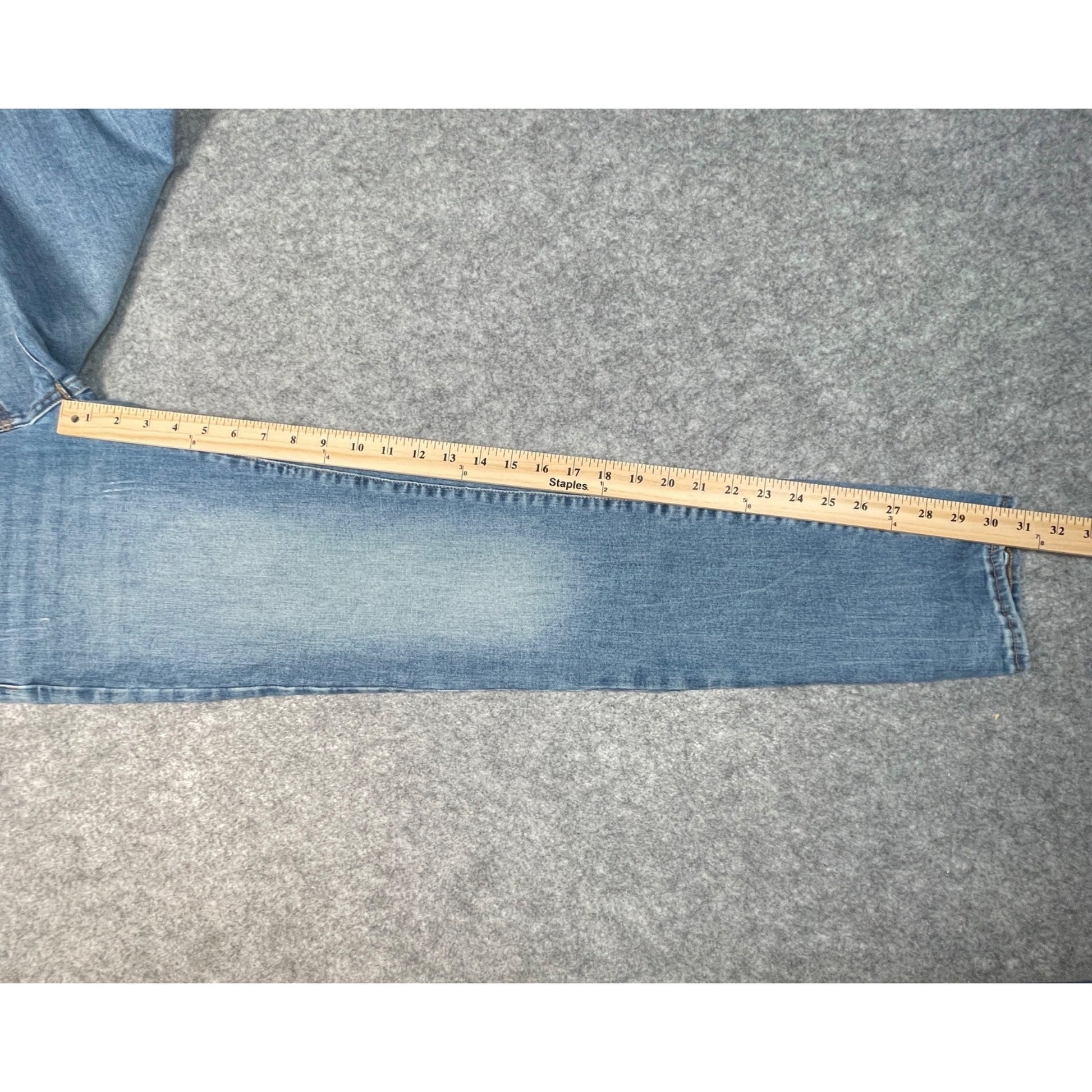 Arizona Skinny Jeans Mens Size 32x32 Distressed Blue Denim Comfortable Fit - Voodoo Jewelers