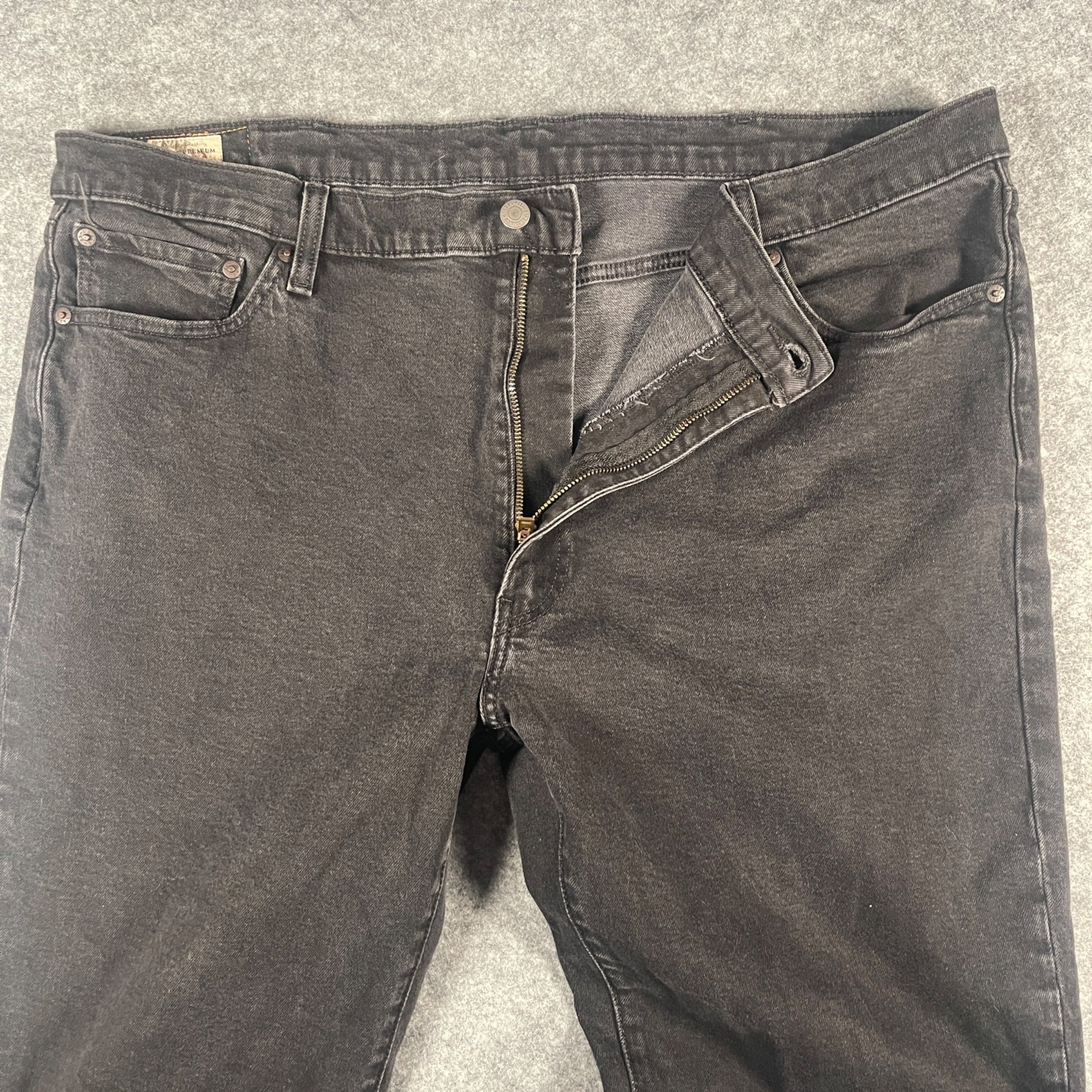Used Levi’s 505 Mens Black Denim Jeans Size 34x30 Classic Straight Fit Casual Comfort - Voodoo Jewelers