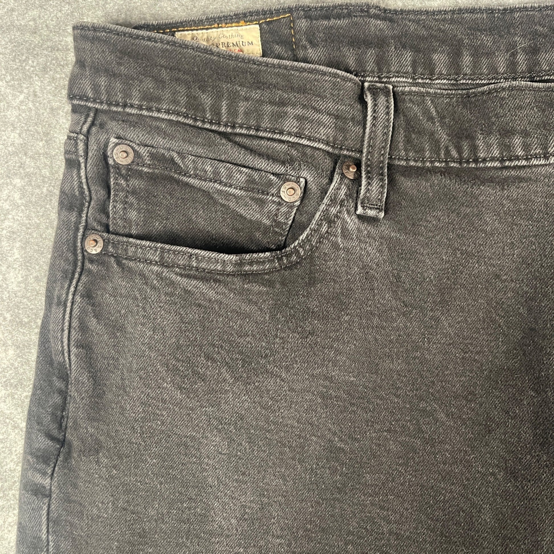 Used Levi’s 505 Mens Black Denim Jeans Size 34x30 Classic Straight Fit Casual Comfort - Voodoo Jewelers