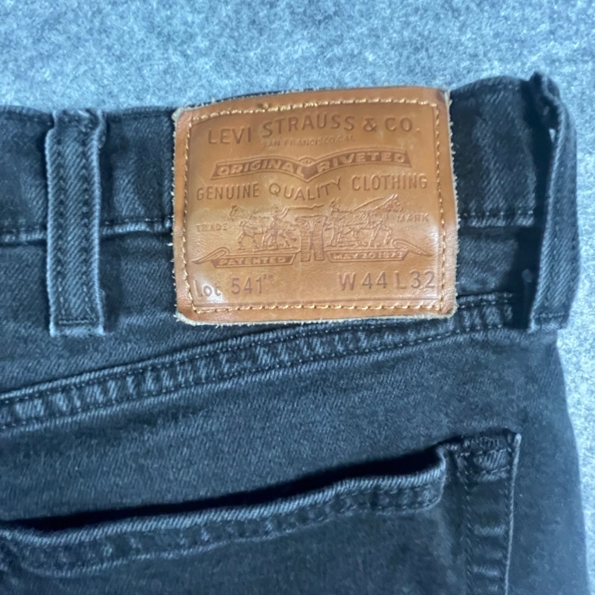 Used Levi’s 505 Mens Black Denim Jeans Size 34x30 Classic Straight Fit Casual Comfort - Voodoo Jewelers