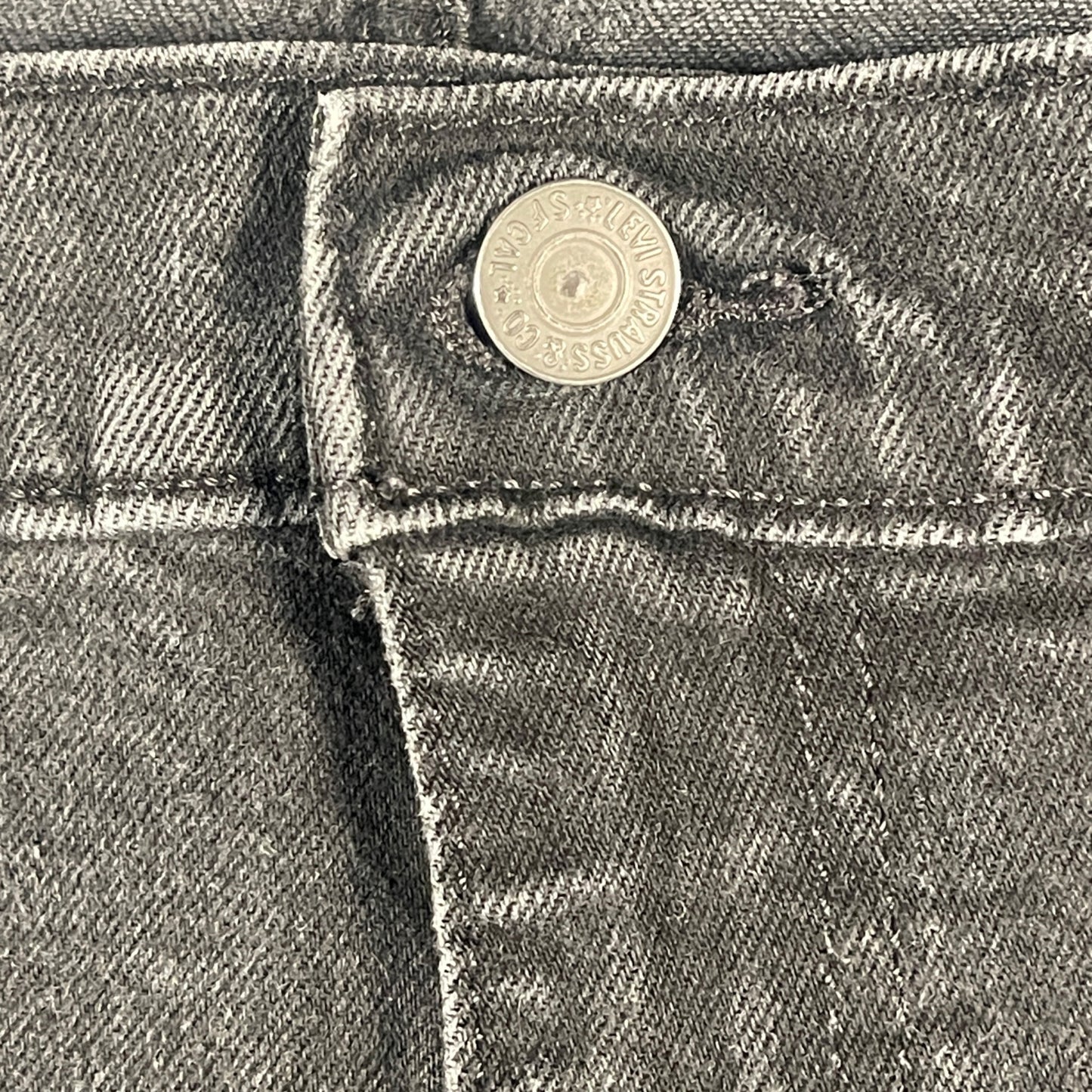 Used Levi’s 505 Mens Black Denim Jeans Size 34x30 Classic Straight Fit Casual Comfort - Voodoo Jewelers