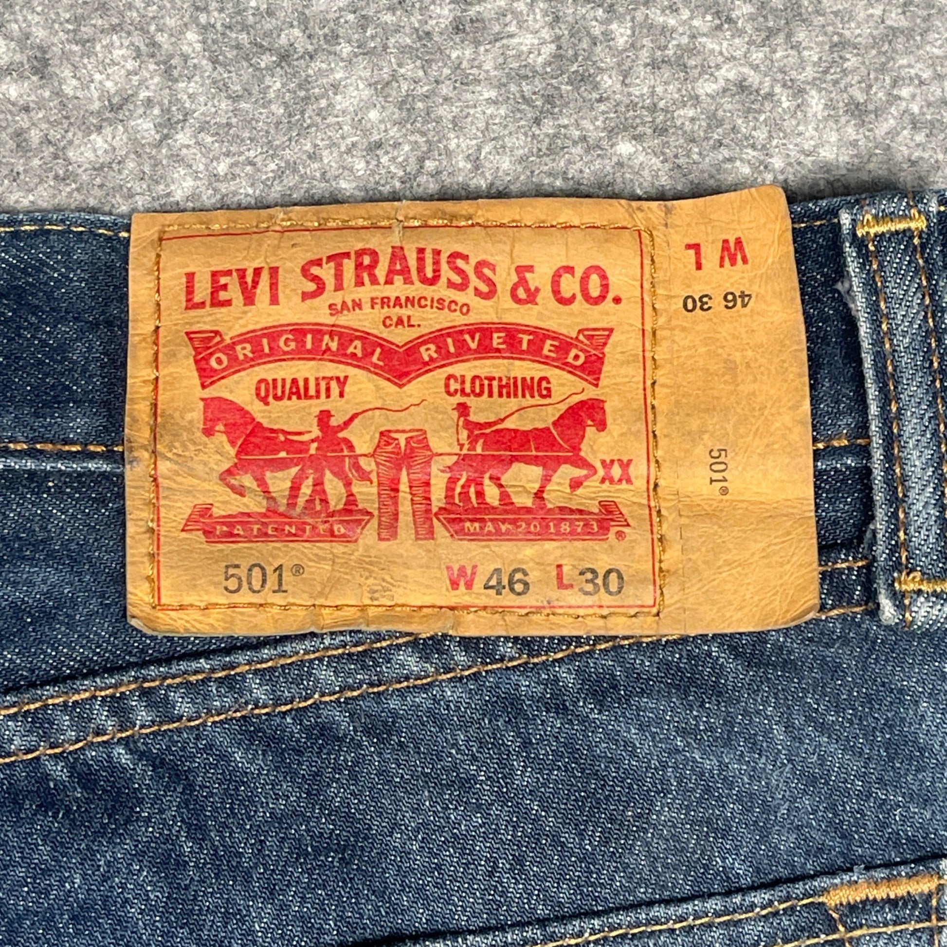 Levi's Men's 501 Straight Leg Jeans W46 L30 Classic Button Fly Denim Blue - Voodoo Jewelers