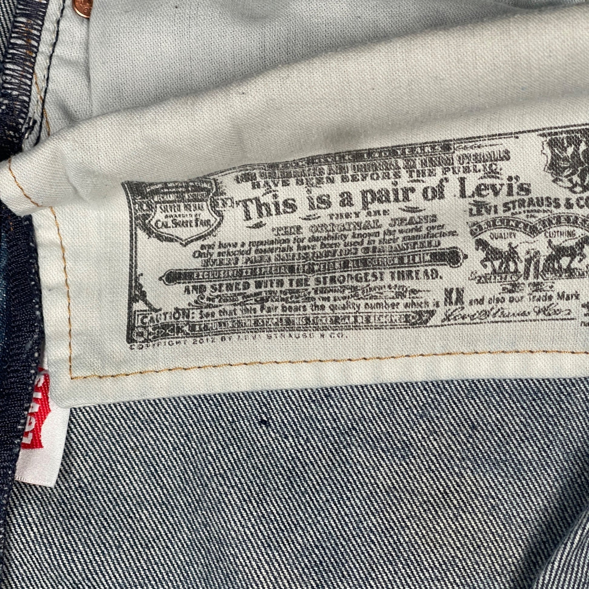 Levi's Men's 501 Straight Leg Jeans W46 L30 Classic Button Fly Denim Blue - Voodoo Jewelers