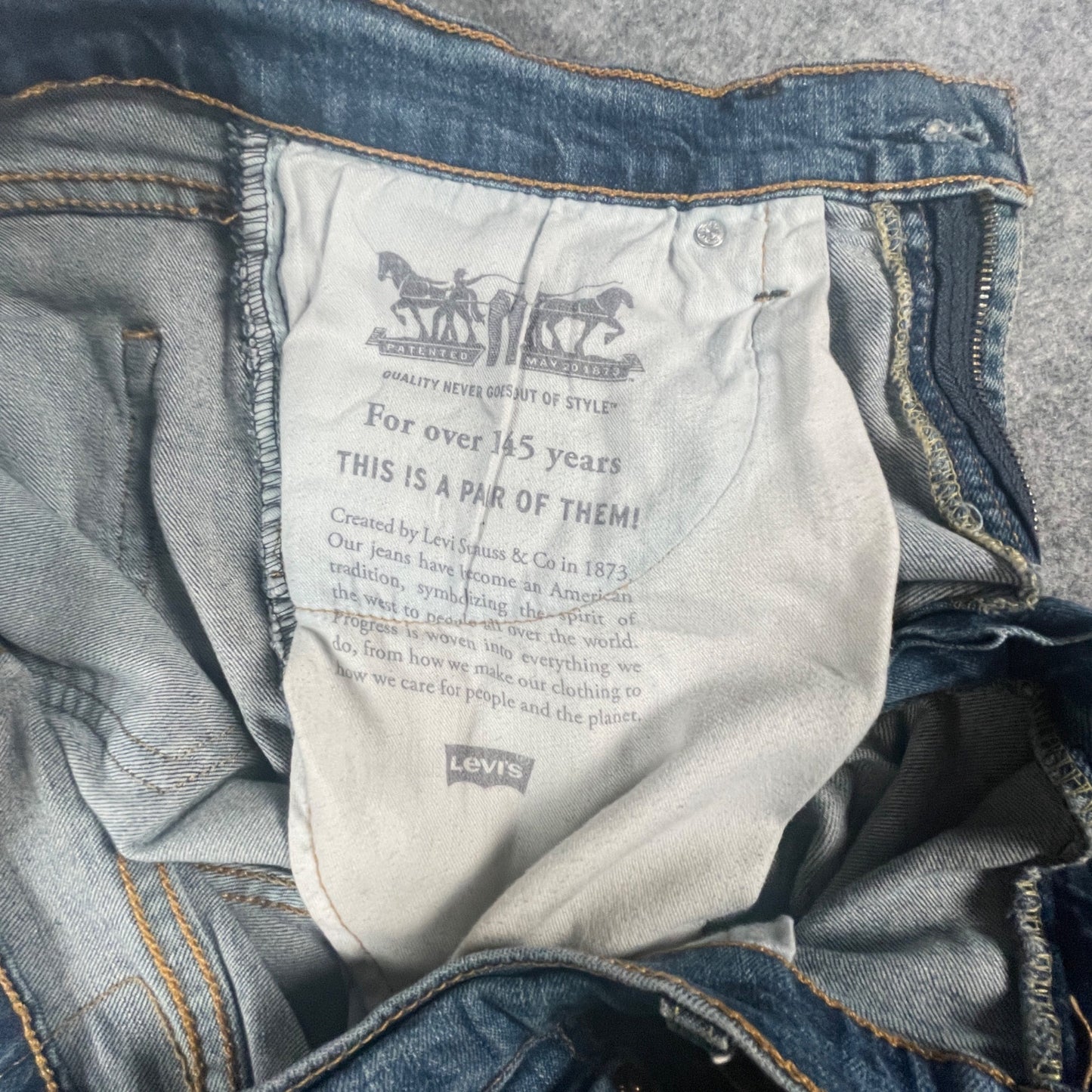 Levis Men's Jeans 32x30 Distressed Straight Fit Used Blue Denim Casual Style - Voodoo Jewelers