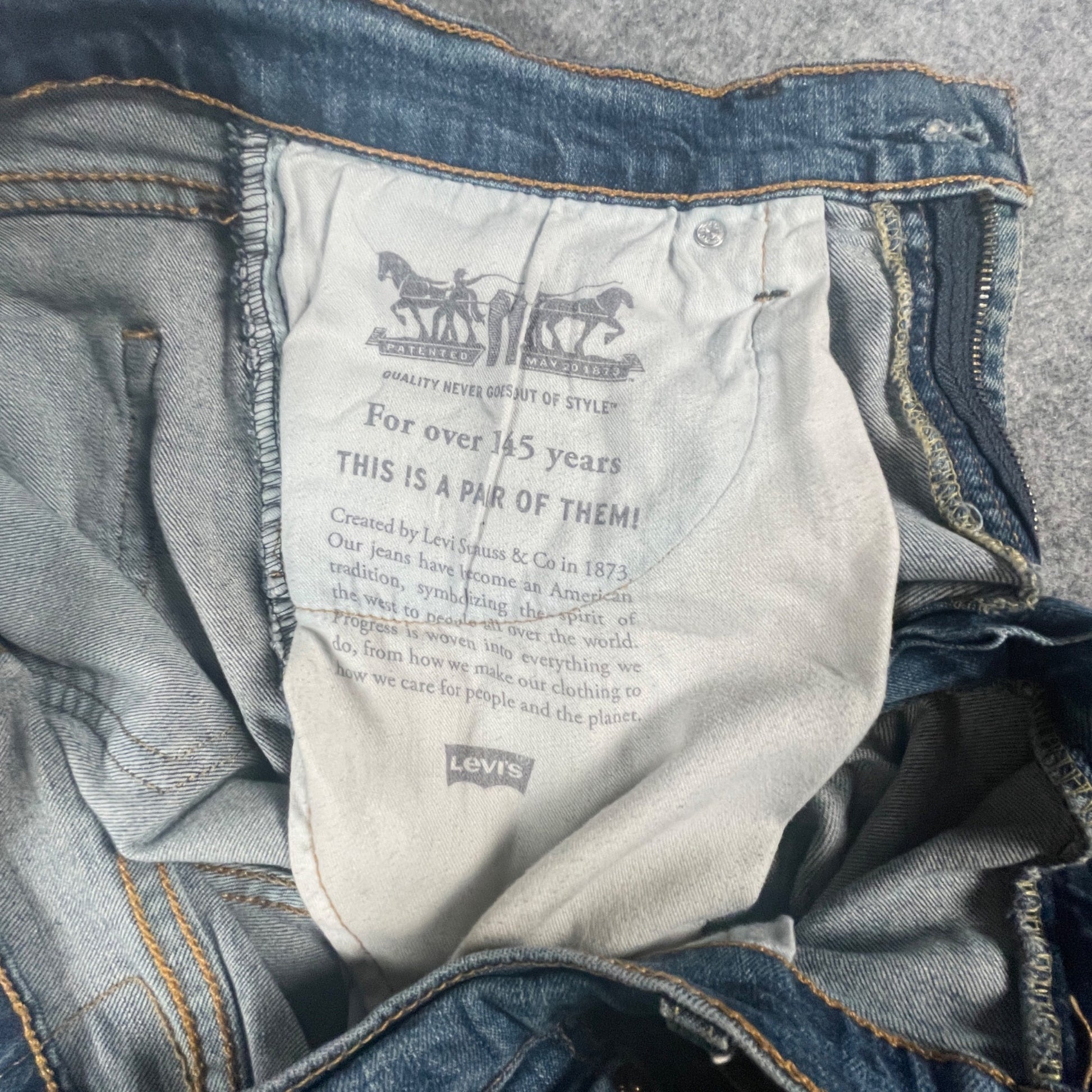 Levis Men's Jeans 32x30 Distressed Straight Fit Used Blue Denim Casual Style - Voodoo Jewelers