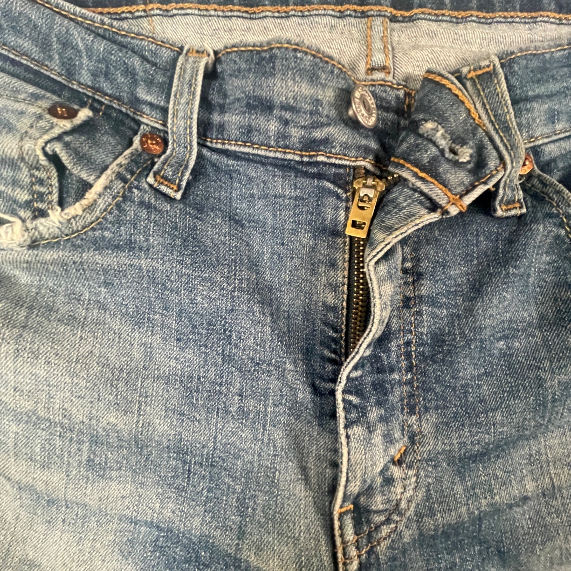 Levis Men's Jeans 32x30 Distressed Straight Fit Used Blue Denim Casual Style - Voodoo Jewelers